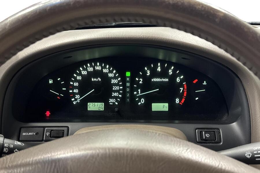 Nissan Maxima vaihtoauto