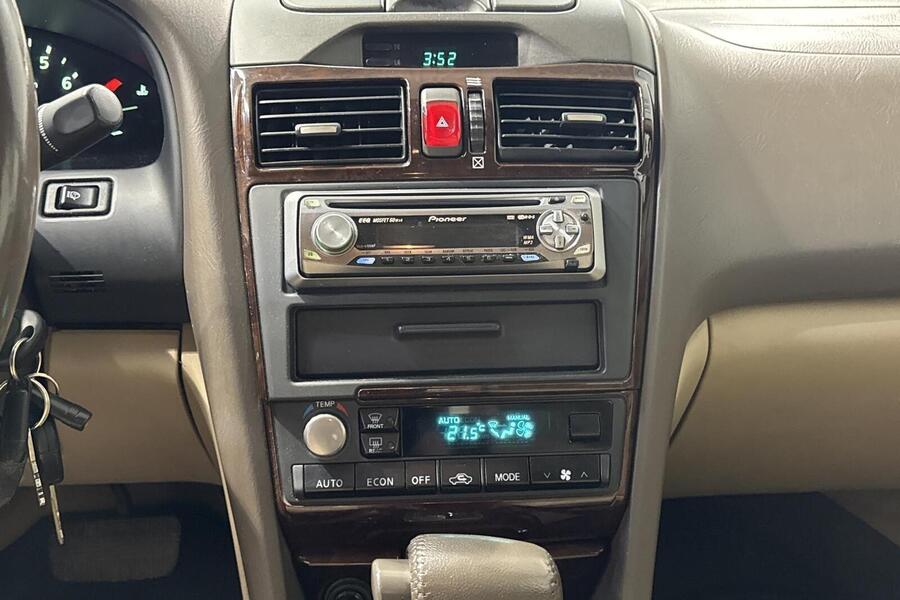 Nissan Maxima vaihtoauto