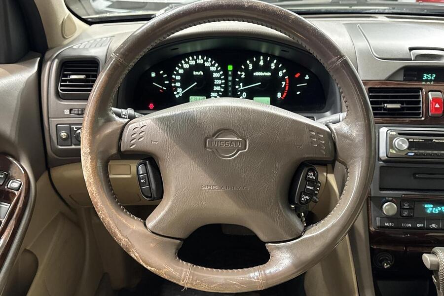 Nissan Maxima vaihtoauto