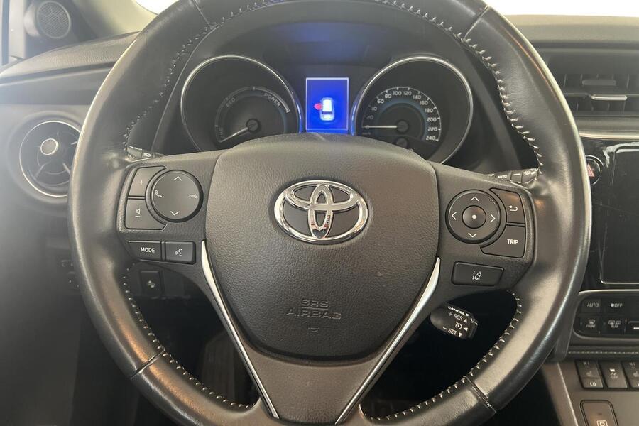 Toyota Auris vaihtoauto