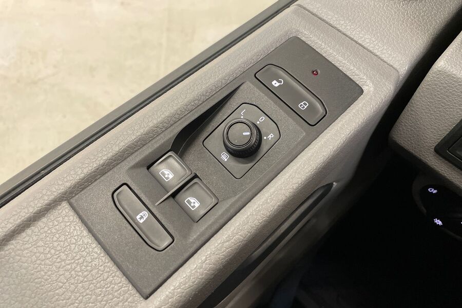 Volkswagen Caravelle vaihtoauto