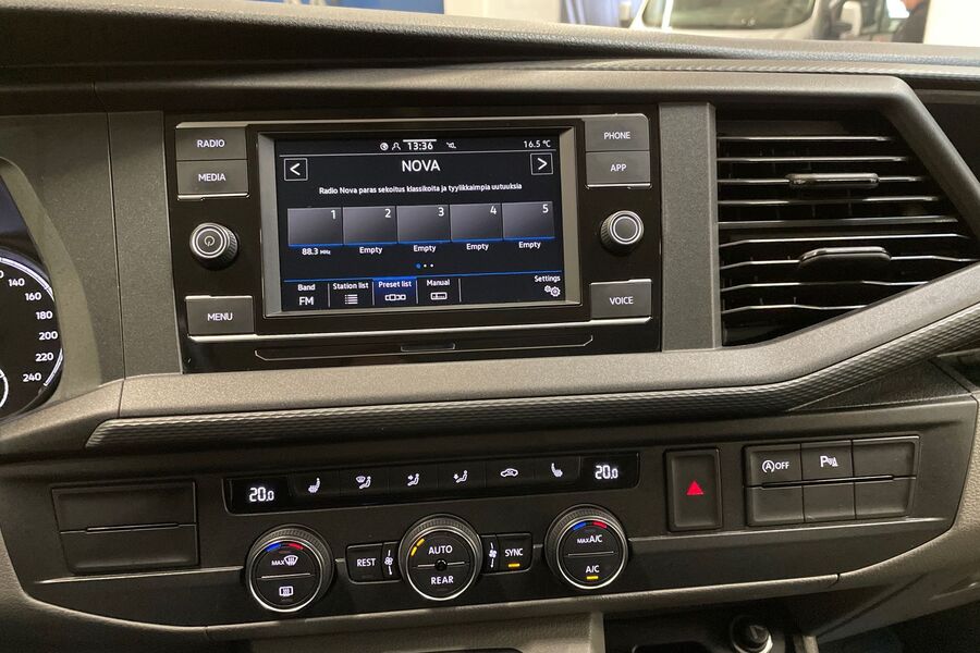 Volkswagen Caravelle vaihtoauto