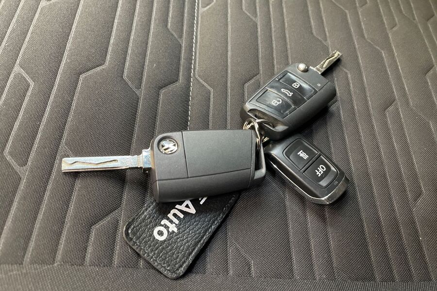 Volkswagen Caravelle vaihtoauto