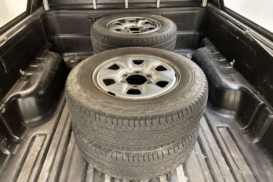 Toyota Hilux vaihtoauto