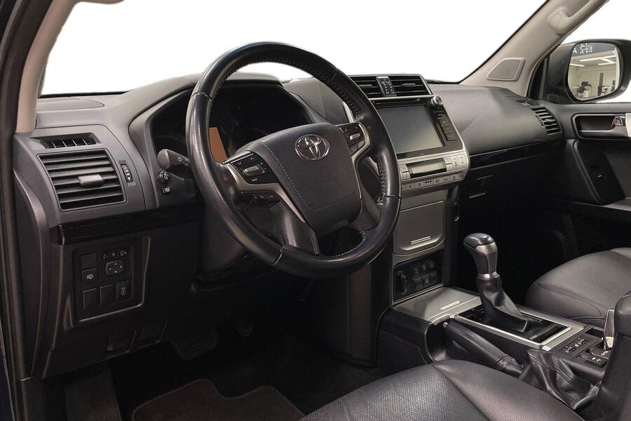 Toyota Land Cruiser vaihtoauto