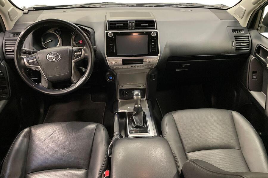 Toyota Land Cruiser vaihtoauto