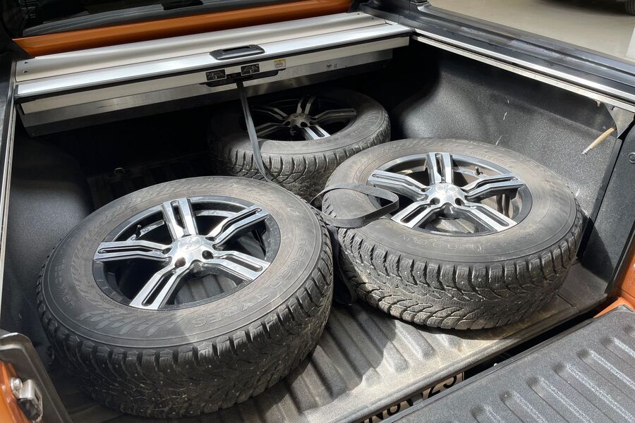 Volkswagen Amarok vaihtoauto