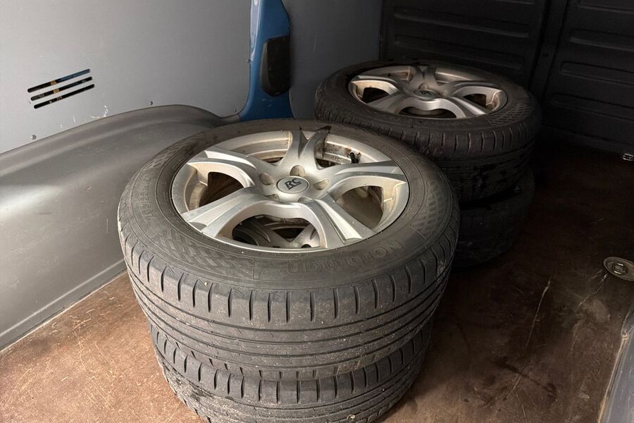 Volkswagen Caddy Maxi vaihtoauto