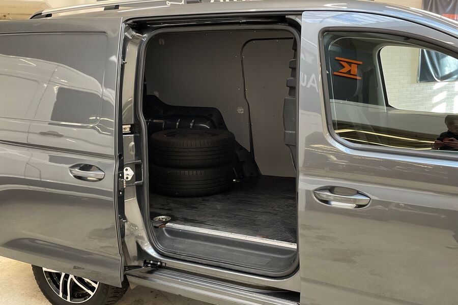 Volkswagen Caddy Maxi vaihtoauto