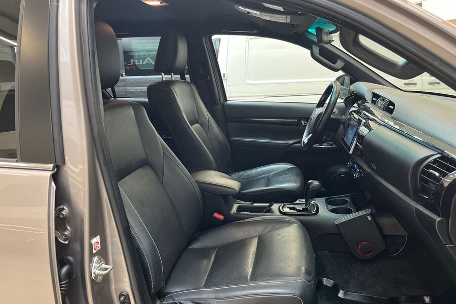 Toyota Hilux vaihtoauto