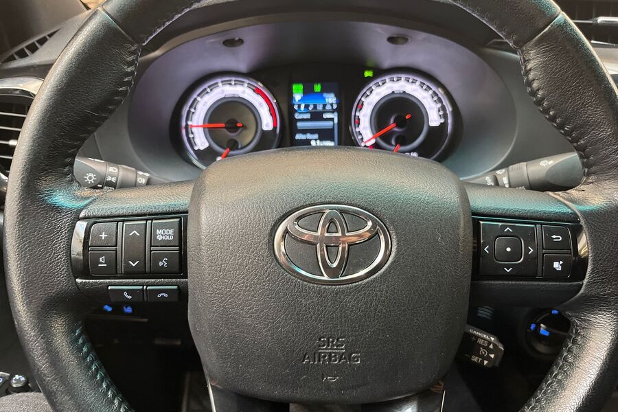 Toyota Hilux vaihtoauto