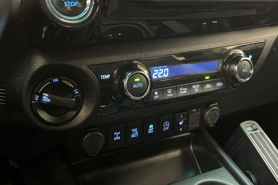 Toyota Hilux vaihtoauto