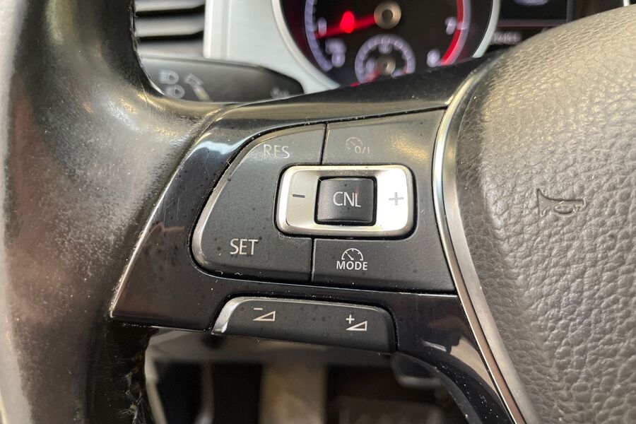 Volkswagen Golf Sportsvan vaihtoauto