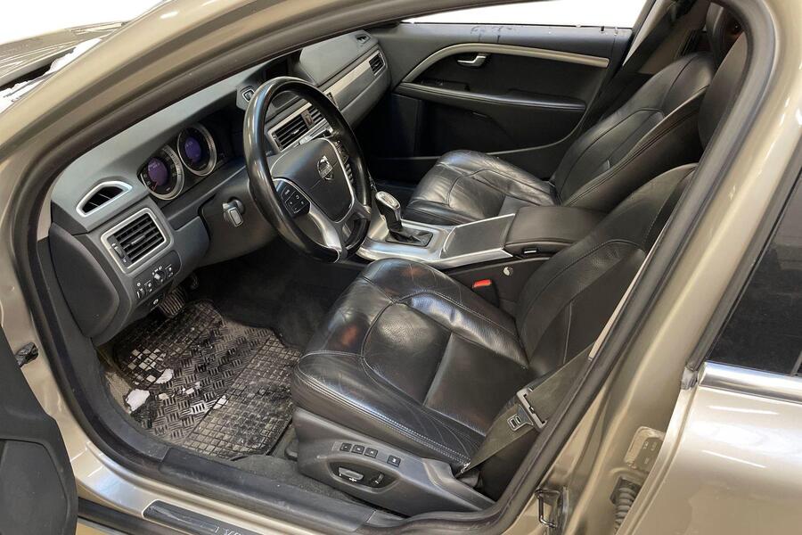 Volvo V70 vaihtoauto