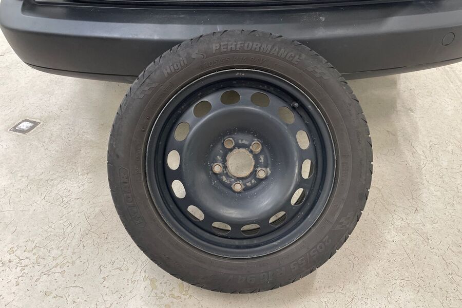 Volkswagen Caddy Maxi vaihtoauto