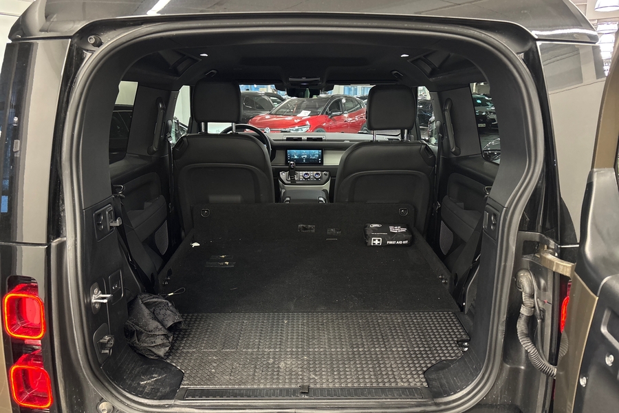 Land Rover Defender vaihtoauto