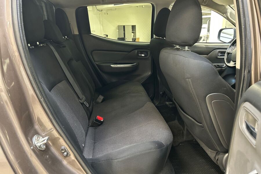 Mitsubishi L200 vaihtoauto