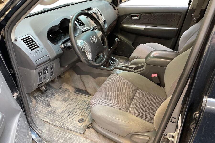 Toyota Hilux vaihtoauto