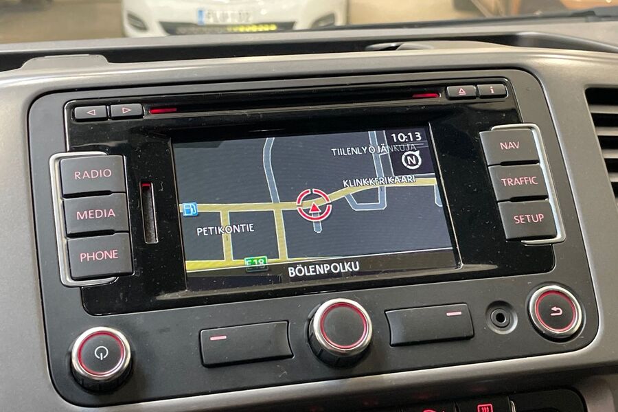 Volkswagen Caravelle vaihtoauto