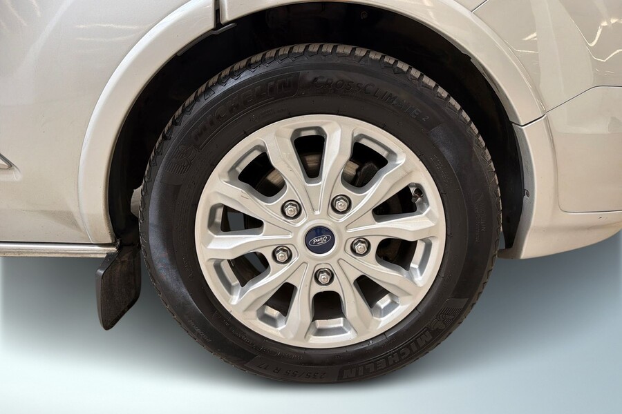 Ford Tourneo Custom vaihtoauto