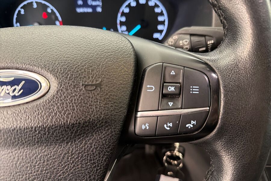 Ford Tourneo Custom vaihtoauto