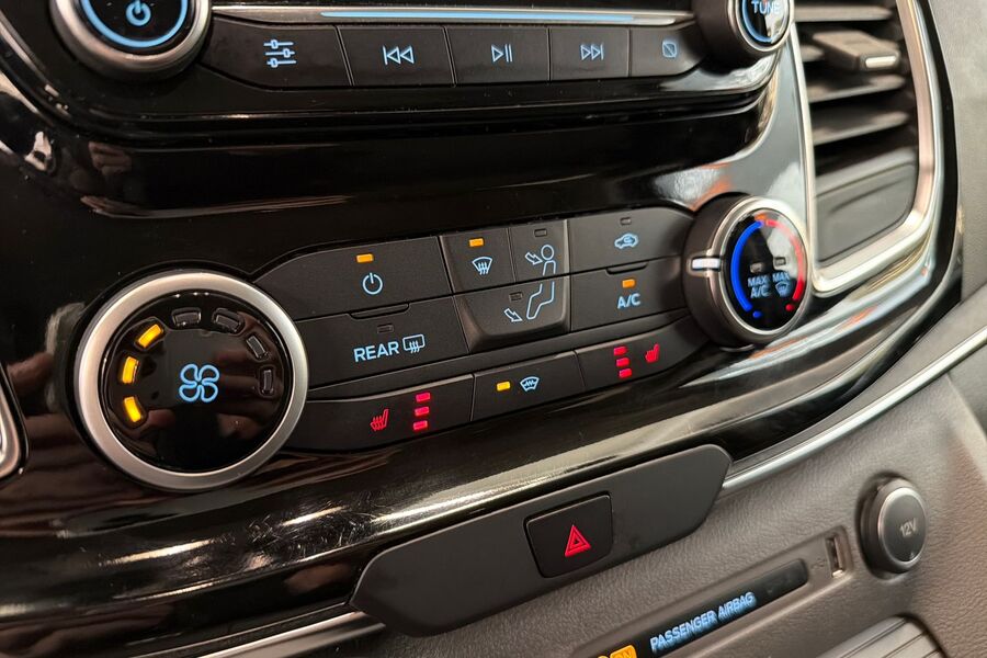 Ford Tourneo Custom vaihtoauto