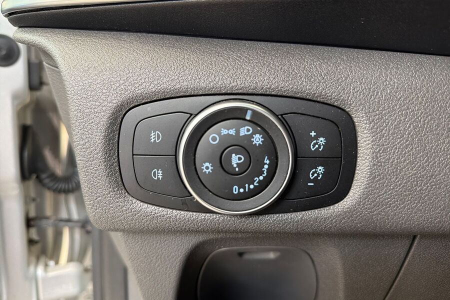 Ford Tourneo Custom vaihtoauto