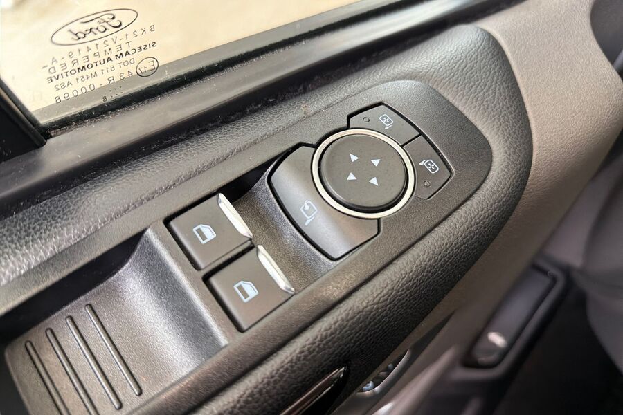 Ford Tourneo Custom vaihtoauto