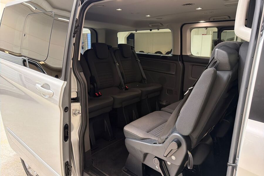 Ford Tourneo Custom vaihtoauto