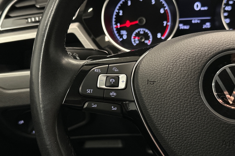 Volkswagen Touran vaihtoauto