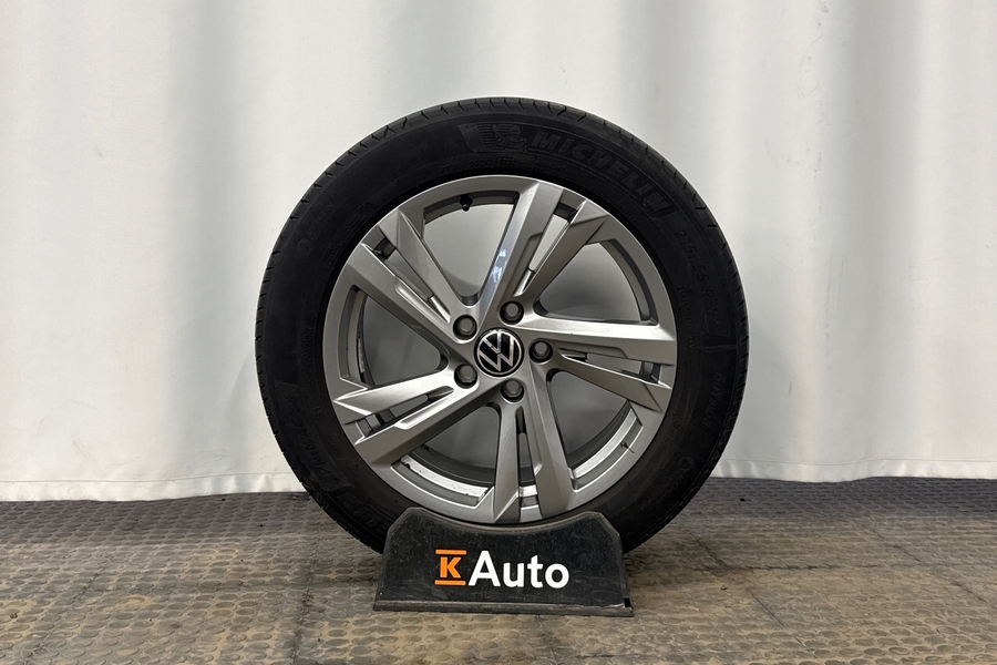 Volkswagen T-Roc vaihtoauto