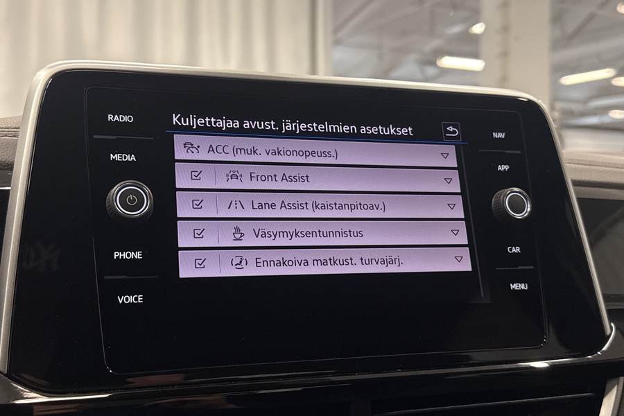 Volkswagen T-Roc vaihtoauto