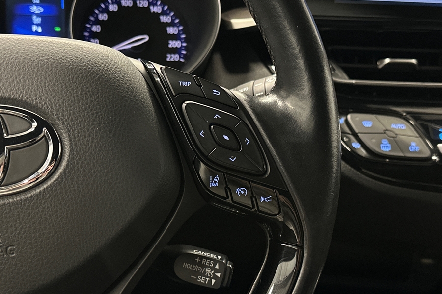 Toyota C-HR vaihtoauto