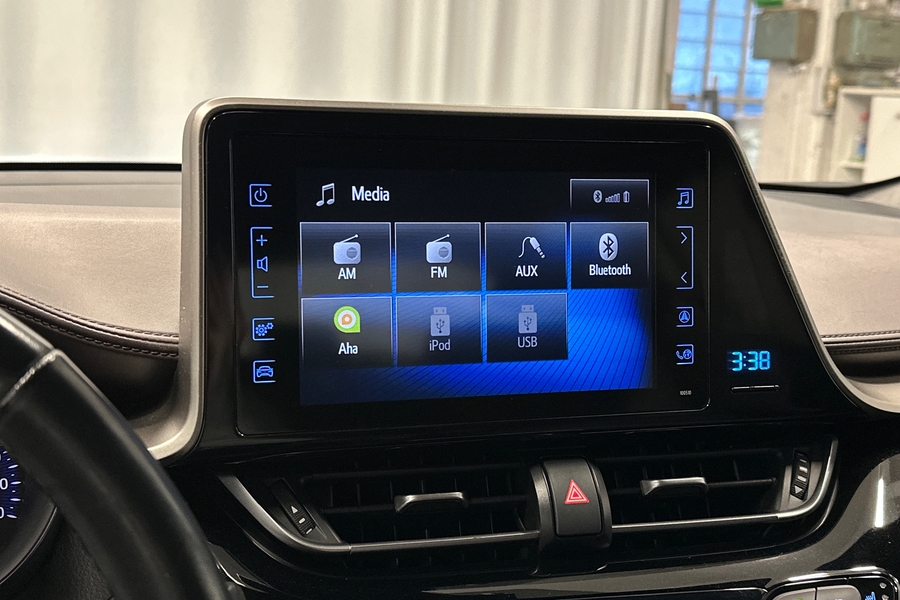 Toyota C-HR vaihtoauto