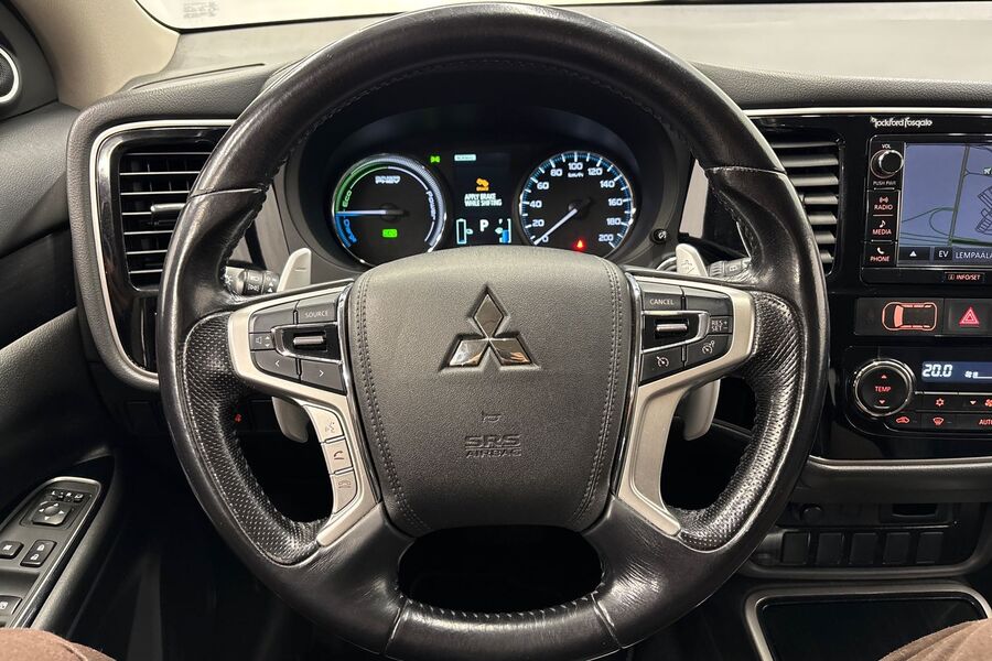 Mitsubishi Outlander PHEV vaihtoauto
