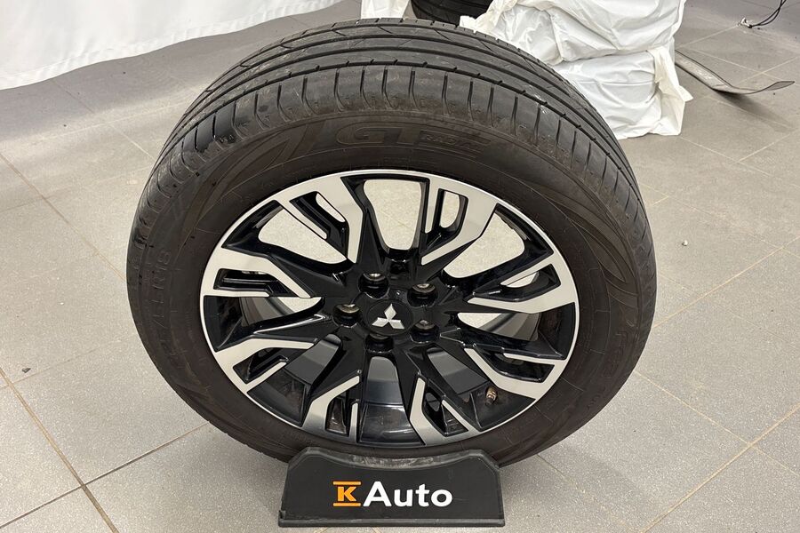 Mitsubishi Outlander PHEV vaihtoauto