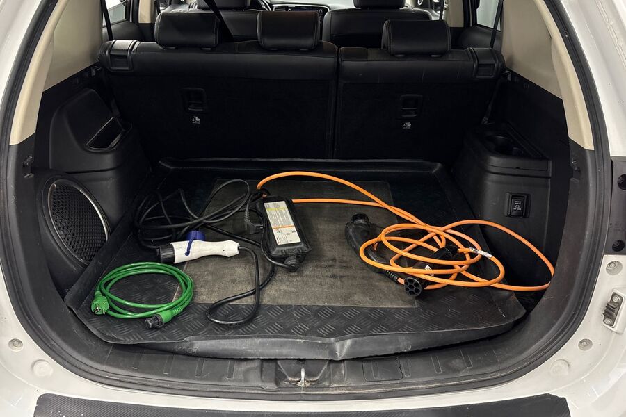 Mitsubishi Outlander PHEV vaihtoauto