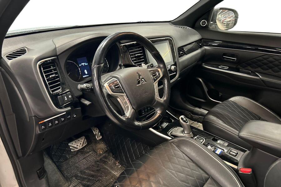 Mitsubishi Outlander PHEV vaihtoauto