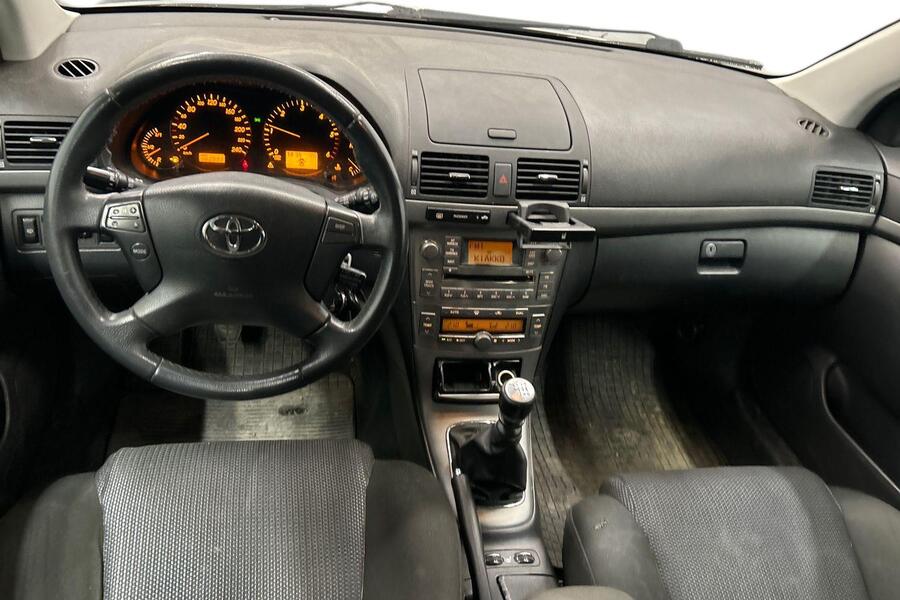 Toyota Avensis vaihtoauto