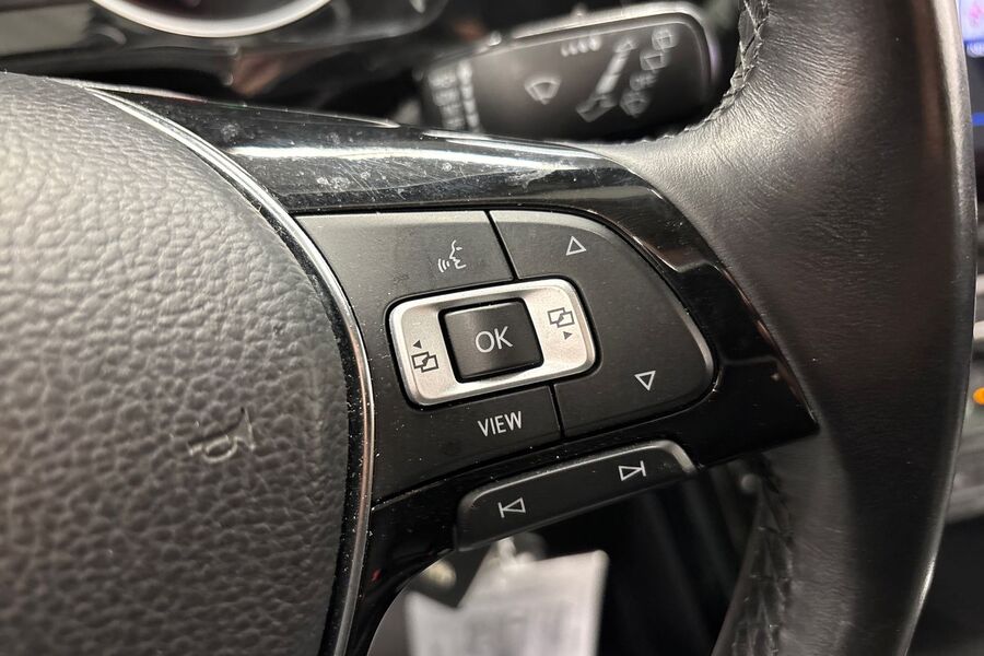 Volkswagen Touran vaihtoauto