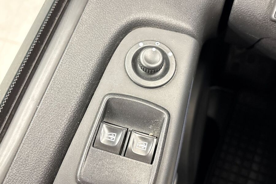 Opel Vivaro vaihtoauto