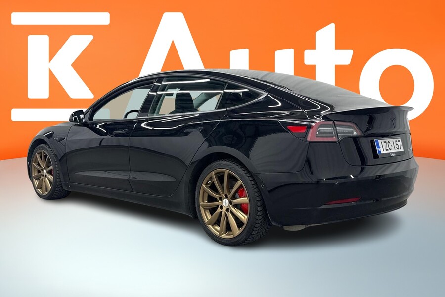 Tesla Model 3 vaihtoauto