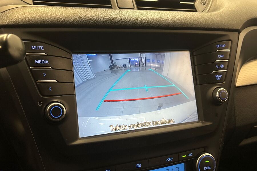 Toyota Avensis vaihtoauto