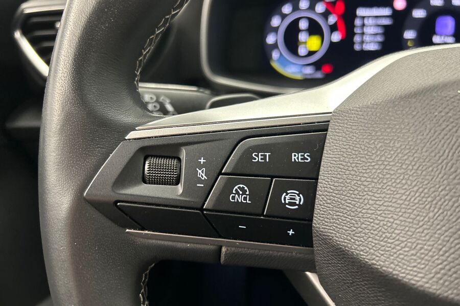 SEAT Leon Sportstourer vaihtoauto