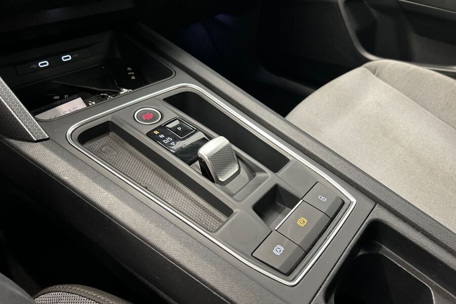 SEAT Leon Sportstourer vaihtoauto