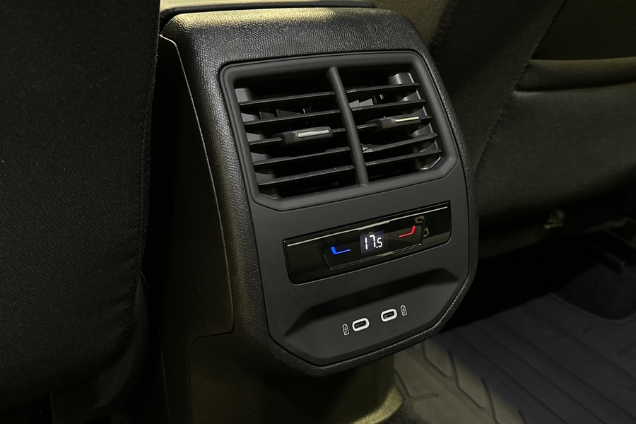 SEAT Leon Sportstourer vaihtoauto