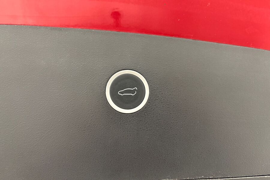 Tesla Model X vaihtoauto