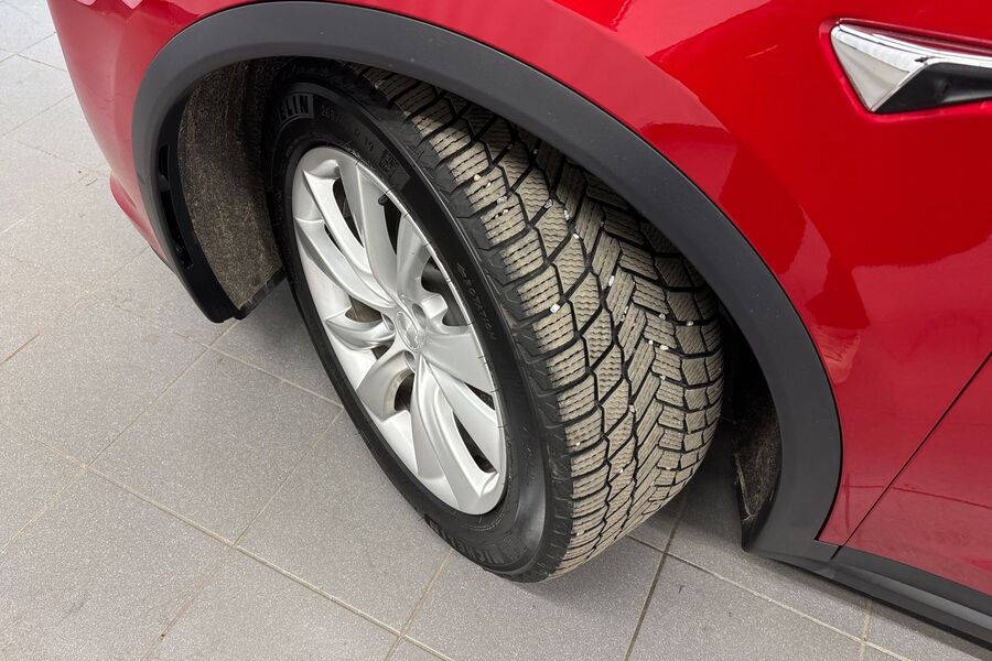 Tesla Model X vaihtoauto