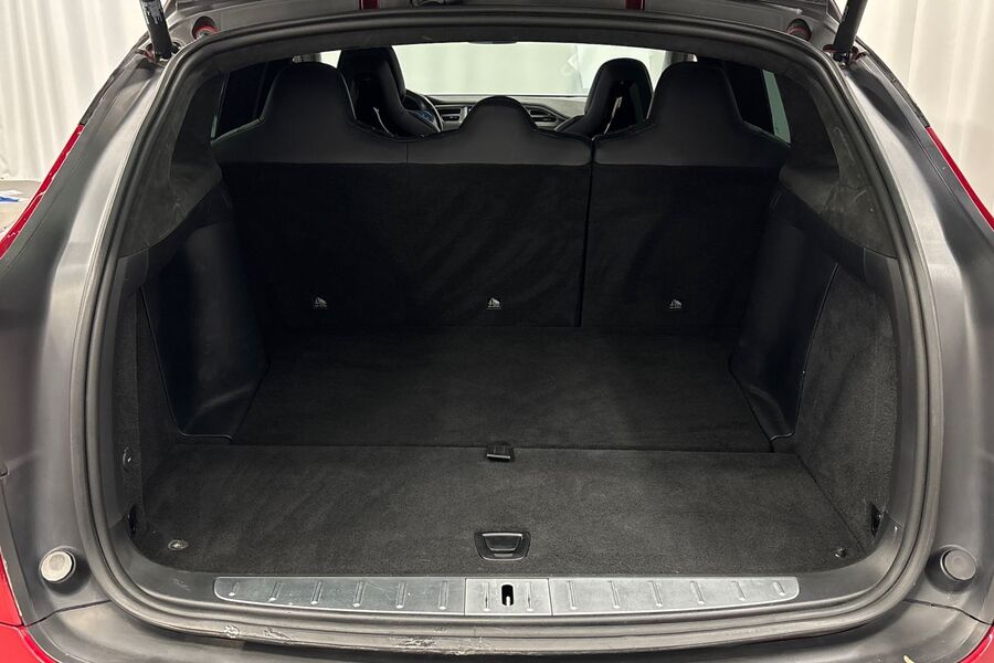 Tesla Model X vaihtoauto