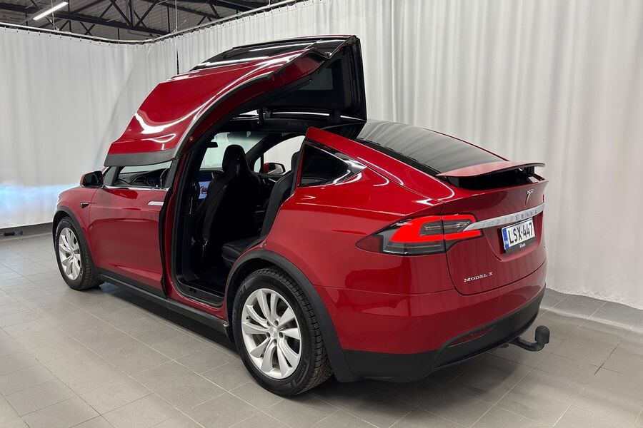 Tesla Model X vaihtoauto